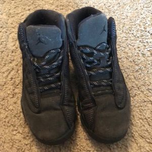 Black Jordan’s size 3